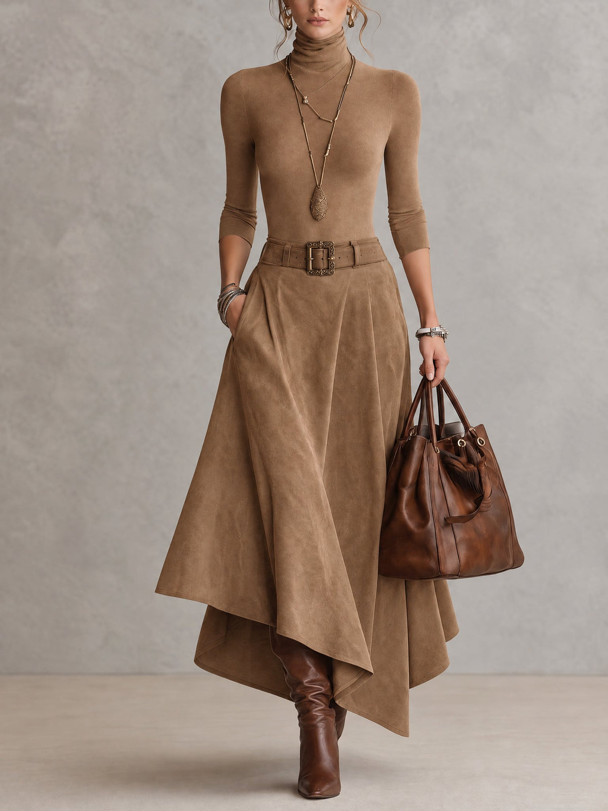 Conjunto Renata de top cuello alto y falda asimétrica de gamuza en color camel