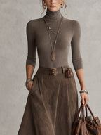 Conjunto Renata de top cuello alto y falda asimétrica de gamuza, vista 4