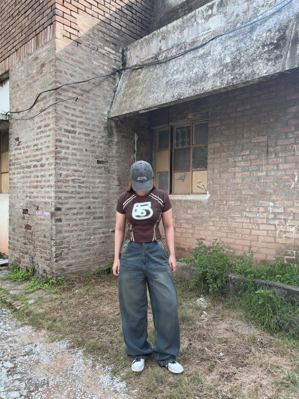 “5⭐️” fitted baby tee