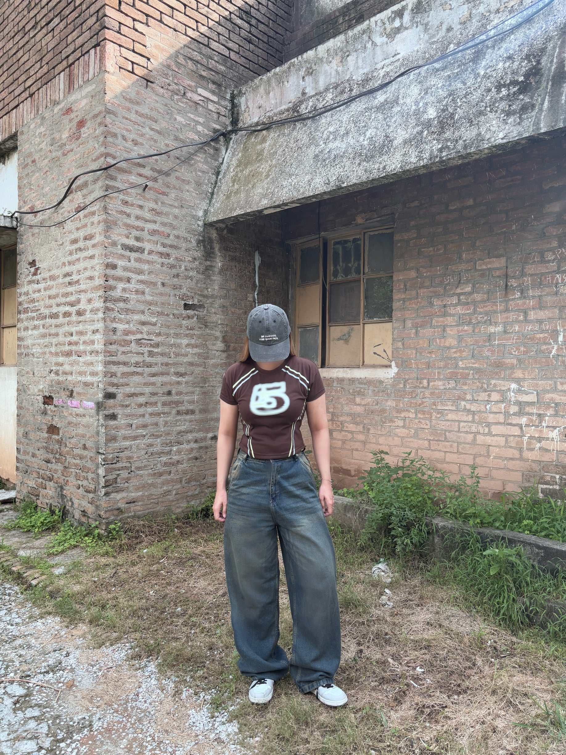 “5⭐️” fitted baby tee