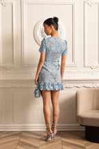 Yasmina | Vestido Floral Bordado Azul de Manga Corta