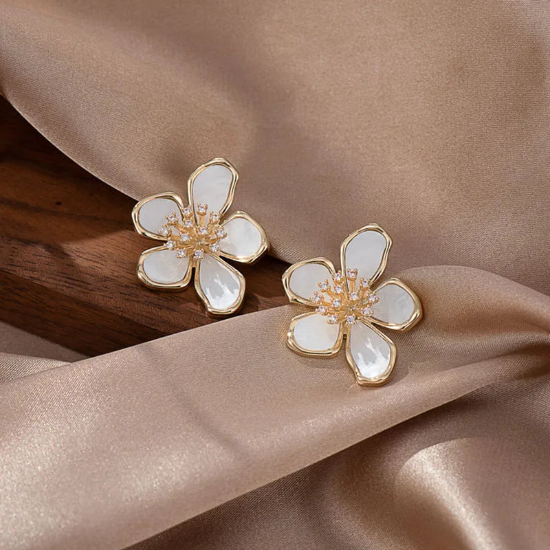 Pendientes con flor