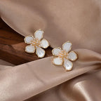 Pendientes con flor