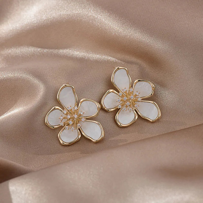 Pendientes con flor