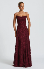 SOFIA | Vestido maxi elegante de encaje