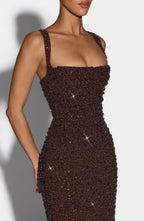 Carmina |  Vestido largo marrón ciruela brillante
