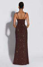 Carmina |  Vestido largo marrón ciruela brillante