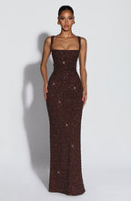 Carmina |  Vestido largo marrón ciruela brillante